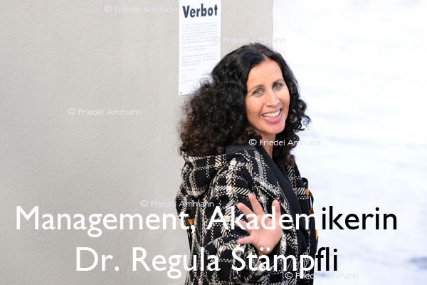 WIRTSCHAFT / ECONOMY – Akademiker / Management  - Dr. Regula Stämpfli, Politologin