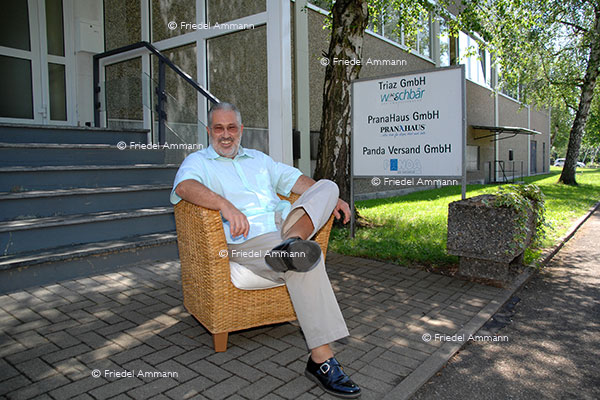 WIRTSCHAFT / ECONOMY - Business - Aschi Schütz, Waschbär Versand - Freiburg Breisgau 
