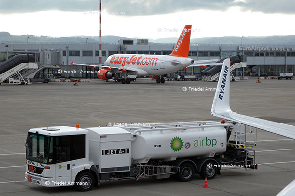 WIRTSCHAFT / ECONOMY - Big Business 