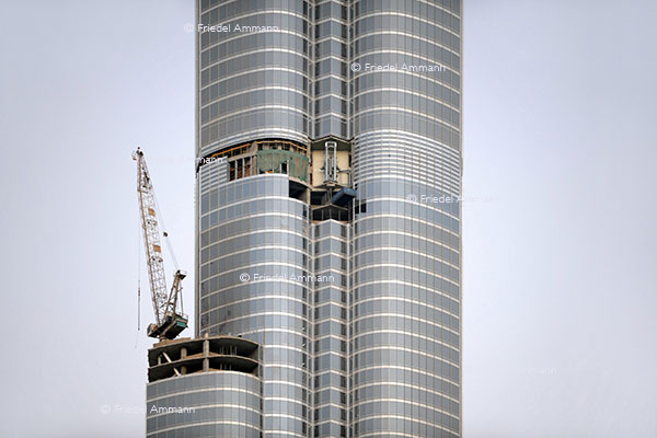 WIRTSCHAFT / ECONOMY - Big Business - Burj Khalifa Bin Zayed, (828 M) -  Dubai 