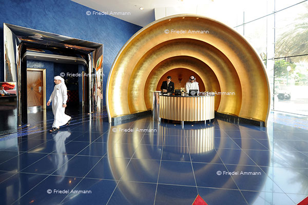 WIRTSCHAFT / ECONOMY - Big Business - Hotellerie, Tourismus - Burj al Arab Hotel, Dubai 