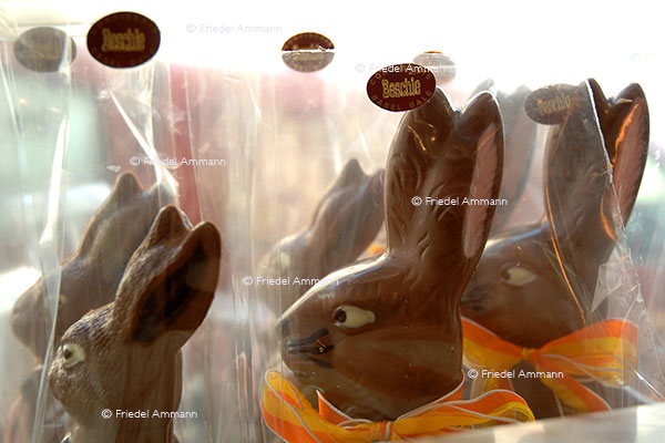 WIRTSCHAFT / ECONOMY - Konsum / Consumption – Osterfest / Easter Bunnies