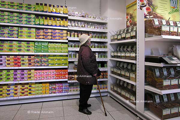 WIRTSCHAFT / ECONOMY - Konsum / Consumption