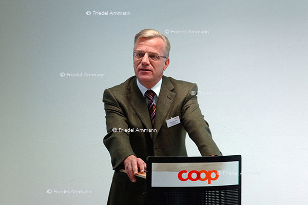 WIRTSCHAFT / ECONOMY - Konsum / Consumption - Hansueli Loosli, VR Präsident / President of the Board COOP