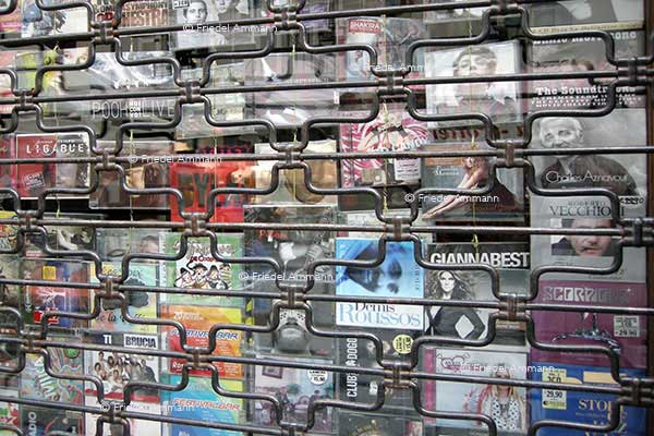 WIRTSCHAFT / ECONOMY - Konsum / Consumption - Musik CD's