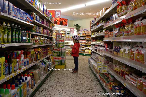 WIRTSCHAFT / ECONOMY - Konsum / Consumption 
