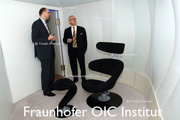 WIRTSCHAFT / ECONOMY - Forschung / Research - Fraunhofer OIC Institut – Stuttgart, Deutschland