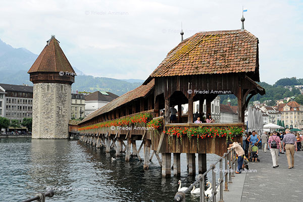 WIRTSCHAFT / ECONOMY - Tourismus Schweiz  - Kappelbrücke, Luzern