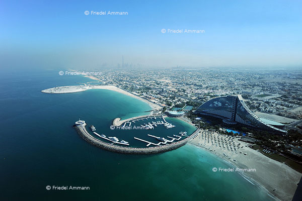 WIRTSCHAFT / ECONOMY - Tourismus international - Jumeirah Beach Hotel, Dubai