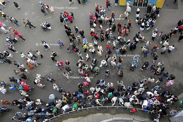 WIRTSCHAFT / ECONOMY - Tourismus international - Lourdes, France