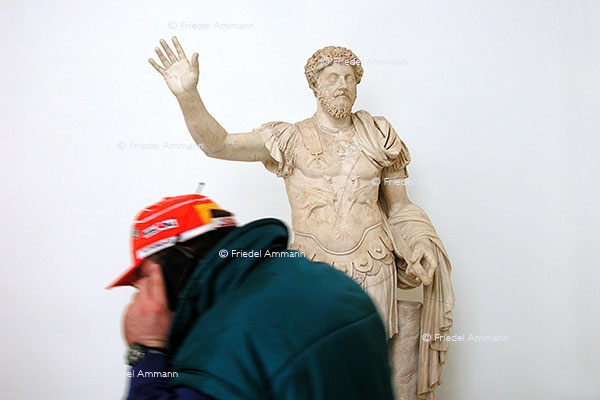 WIRTSCHAFT / ECONOMY - Tourismus international - National Archaeological Museum, Napoli, Italia