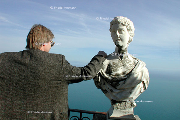 WIRTSCHAFT / ECONOMY - Tourismus international - Coast of Amalfi - Ravello, «Belvedere of Infinity», Italia