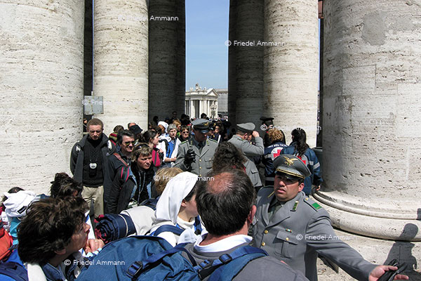 WIRTSCHAFT / ECONOMY - Tourismus international - San Pietro, Vaticano – Rom, Italia
