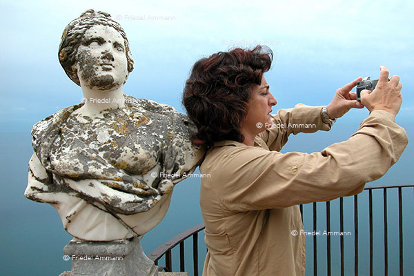WIRTSCHAFT / ECONOMY - Tourismus international - Coast of Amalfi - Ravello, «Belvedere of Infinity», Italia