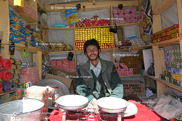 WIRTSCHAFT / ECONOMY - Handel / Retail – Kleinhändler / Merchant -  Afghanistan
