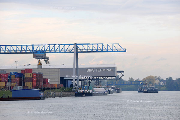 WIRTSCHAFT / ECONOMY - Handel / Trade – Rheinhafen / Port Birsfelden, Basel