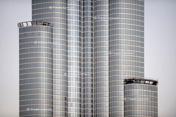 WIRTSCHAFT / ECONOMY - Immobilien / Real Estate - Burj Khalifa Bin Zayed, (828 M) - Dubai