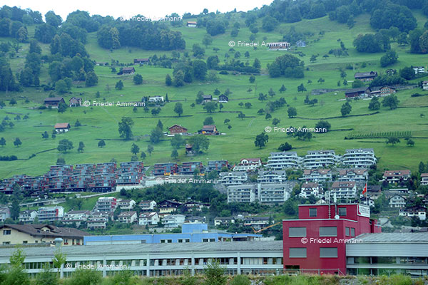 WIRTSCHAFT / ECONOMY - Immobilien / Real Estate - Ennetbürgen, Schweiz