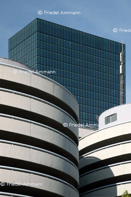 WIRTSCHAFT / ECONOMY – Messen / Exhibitions – Messeturm Basel, Parkhaus