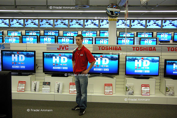 WIRTSCHAFT / ECONOMY - Kommunikation / Communication – Media-Markt 