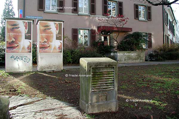 WIRTSCHAFT / ECONOMY - Kommunikation / Communication – Telefonkabinen / Call Booth