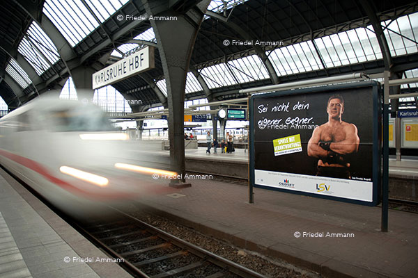 WIRTSCHAFT / ECONOMY – Werbung / Advertisement – Karlsruhe, Deutschland
