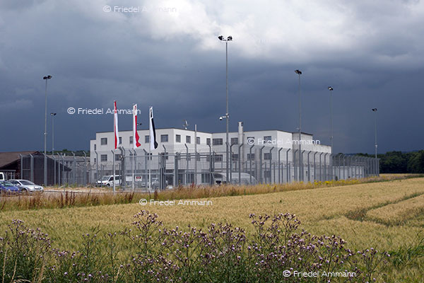 WIRTSCHAFT / ECONOMY - Gesellschaft / Society - Ausschaffungsgefängis / Deportation Prison Bässlergut, Basel