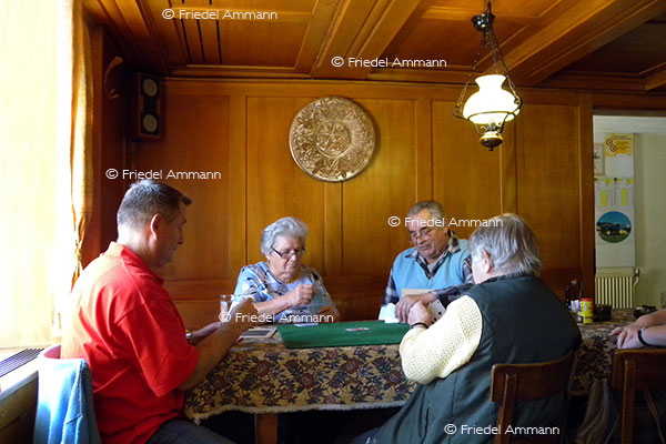 WIRTSCHAFT / ECONOMY - Gesellschaft / Society – Jassrunde / Playing Cards