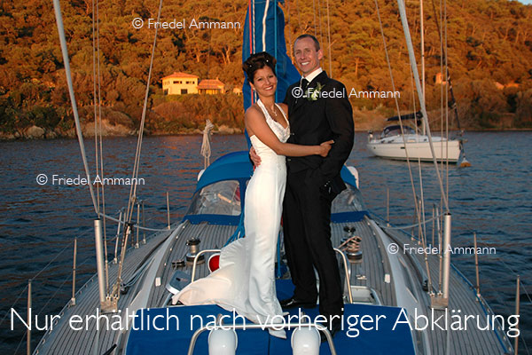 WIRTSCHAFT / ECONOMY - Gesellschaft / Society - Heirat / Marriage