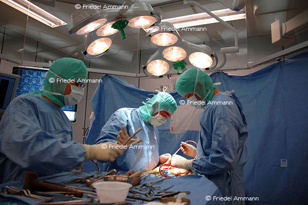 WIRTSCHAFT / ECONOMY - Schulmedizin / Medical Science – Chirurgie / Surgery