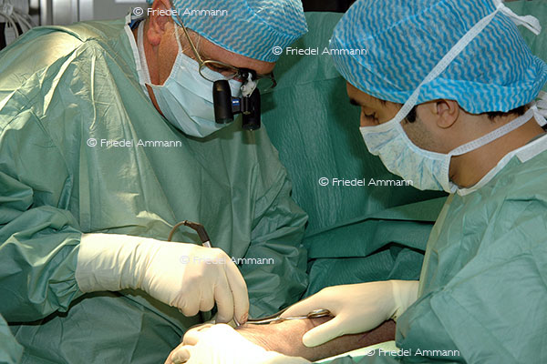 WIRTSCHAFT / ECONOMY - Schulmedizin / Medical Science – Chirurgie / Surgery