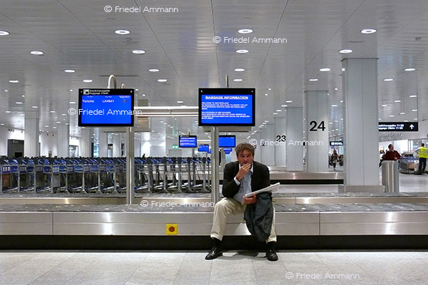  WIRTSCHAFT / ECONOMY - Mobilität / Mobility - Luftfahrt / Airtravel - Baggage Claim 