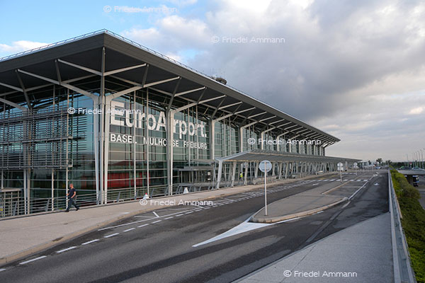 WIRTSCHAFT / ECONOMY - Mobilität / Mobility - Luftfahrt / Airtravel - EuroAirport Basel