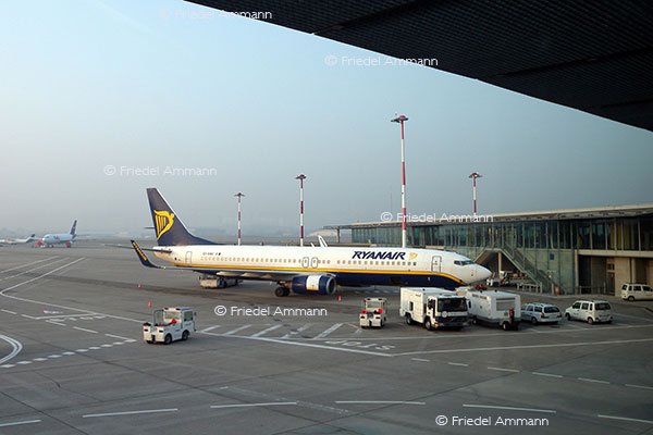 WIRTSCHAFT / ECONOMY - Mobilität / Mobility - Luftfahrt / Airtravel 