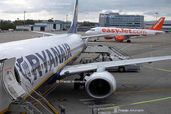 WIRTSCHAFT / ECONOMY - Mobilität / Mobility - Luftfahrt / Airtravel - Low Cost Carriers