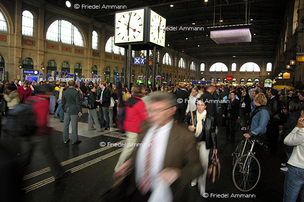 WIRTSCHAFT / ECONOMY - Mobilität / Mobility - Hauptbahnhof / Central Station Zürich  