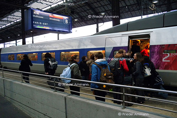 WIRTSCHAFT / ECONOMY - Mobilität / Mobility - Schweizer Bahnhof SBB / Swiss Trainstation, Basel - TGV 
