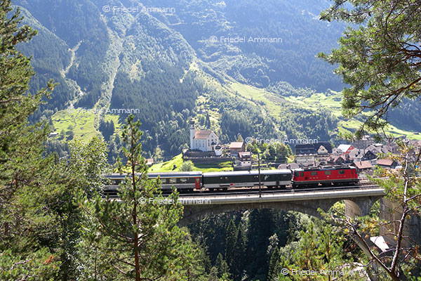WIRTSCHAFT / ECONOMY - Mobilität / Mobility - Bahnen / Railway – Gotthardstrecke / Gotthard Train, Wassen 