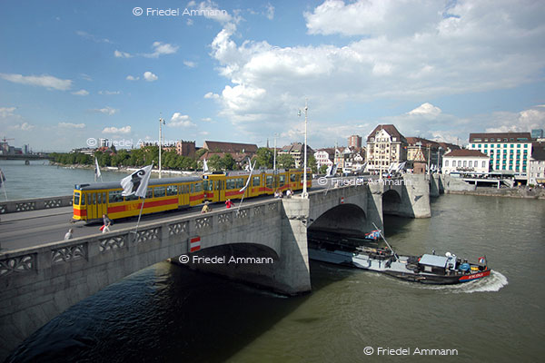 WIRTSCHAFT / ECONOMY - Mobilität / Mobility - Bahnen / Railway - Mittlere Rheinbrücke / Rhinebridge, Basel