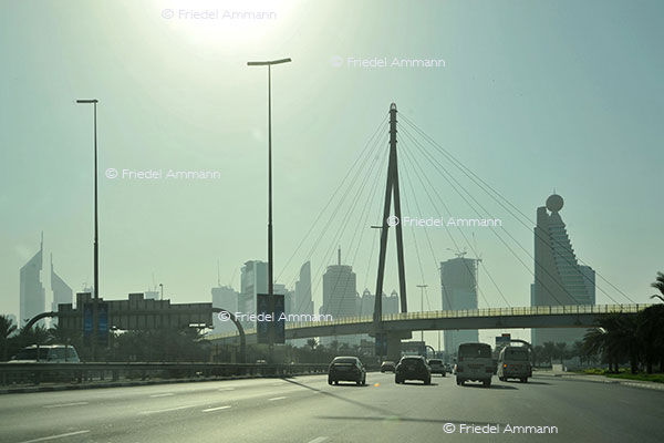 WIRTSCHAFT / ECONOMY - Mobilität / Mobility - Strasse / Road - Dubai