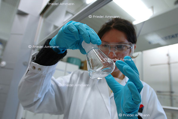 WIRTSCHAFT / ECONOMY - Pharma / Chemical Industry – Forschung / Research