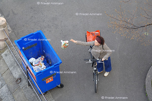 WIRTSCHAFT / ECONOMY - Abfall, Recycling