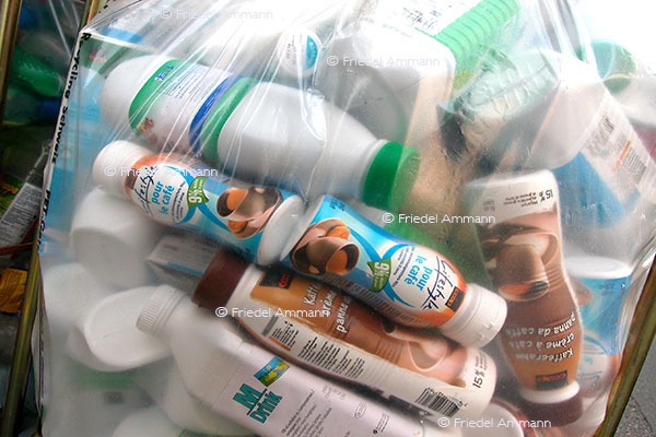 WIRTSCHAFT / ECONOMY - Abfall, Recycling - Kunststoff-Sammlung / Plastic Recycling