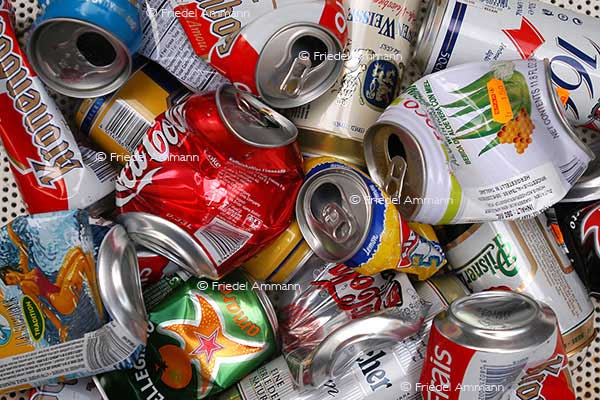 WIRTSCHAFT / ECONOMY - Abfall, Recycling – Alusammlung / Aluminium Recycling