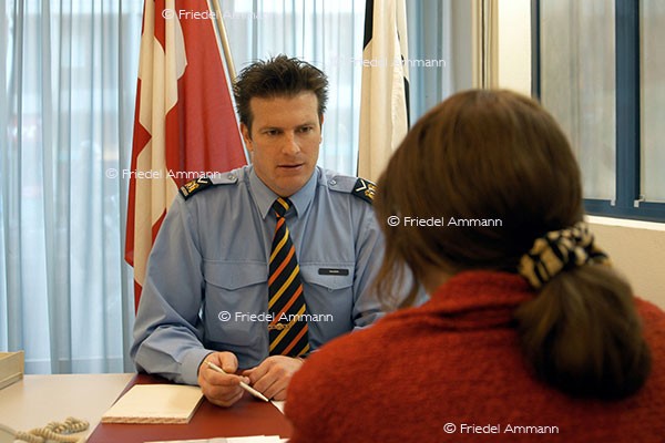 WIRTSCHAFT / ECONOMY - Service Public – Polizei / Police