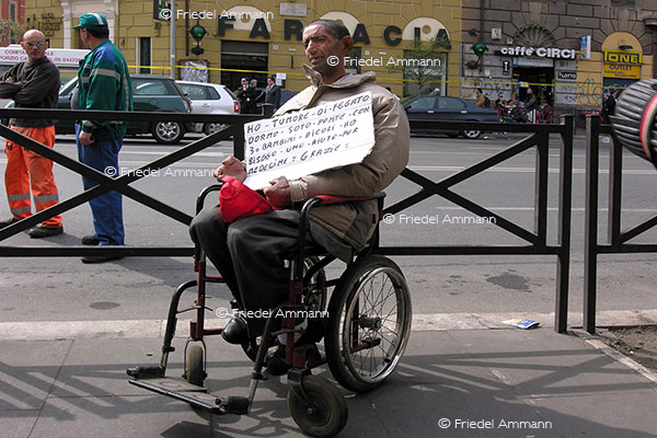 WIRTSCHAFT / ECONOMY - Armut / Poverty - Rom, Italia