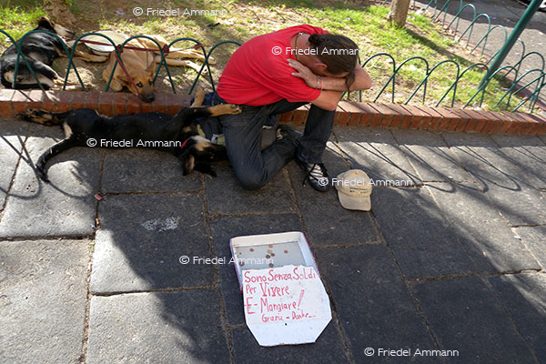 WIRTSCHAFT / ECONOMY - Armut / Poverty - Italia