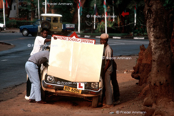 WIRTSCHAFT / ECONOMY - Armut / Poverty - Lilongwe, Malawi