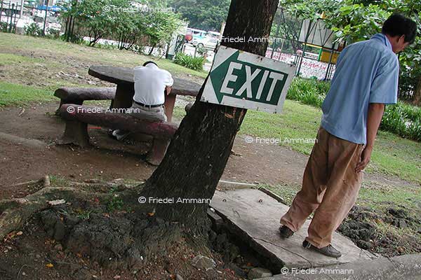  WIRTSCHAFT / ECONOMY - Armut / Poverty - Quezon Memorial Circle - Metro Manila, Philippinen 