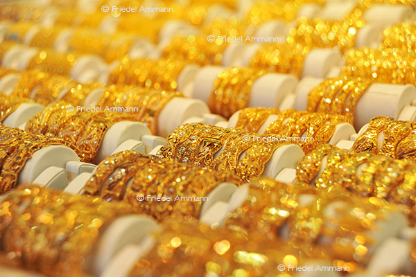 WIRTSCHAFT / ECONOMY - Luxus / Luxury – Goldschmuck / Jewellery